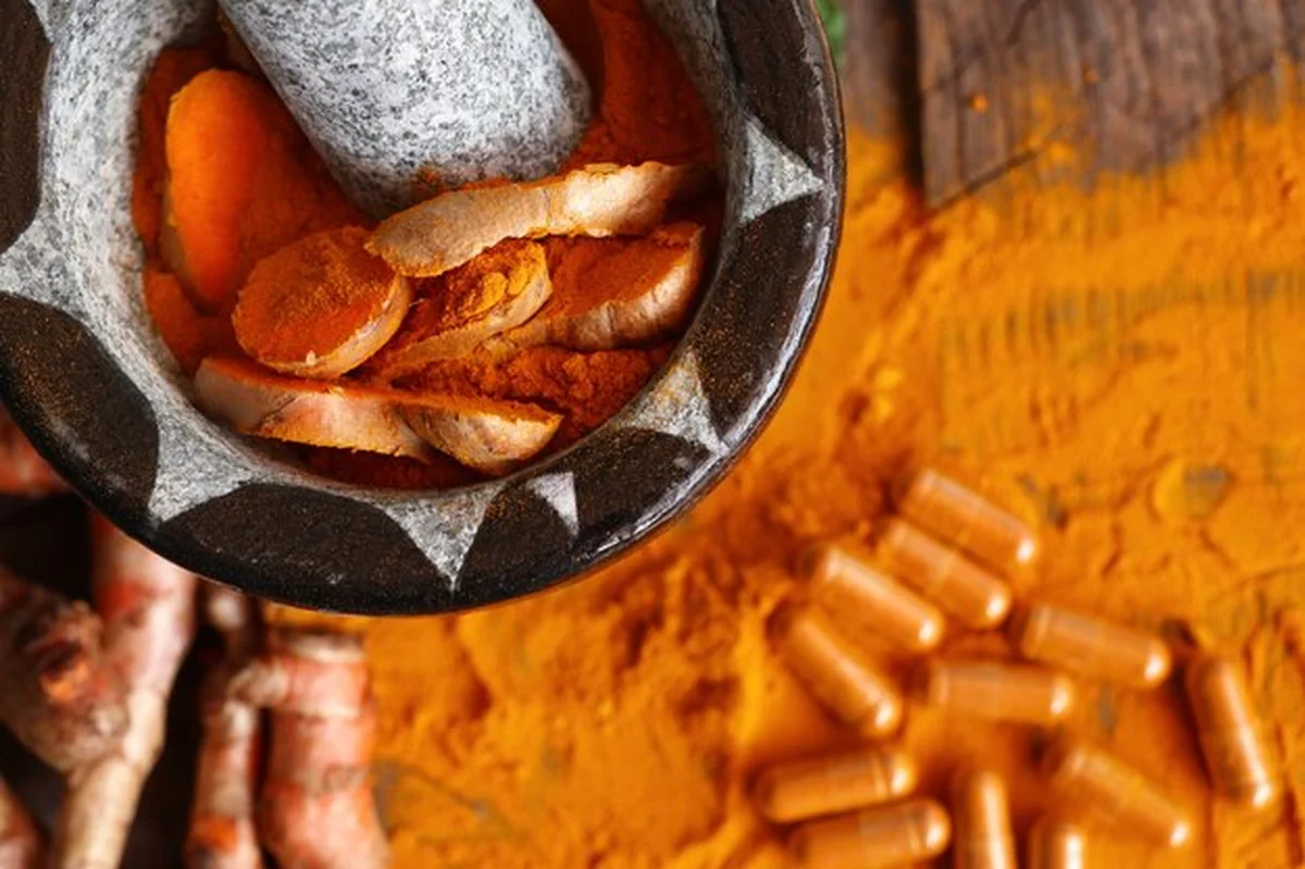 Kapsułka z proszkiem z kurkumy