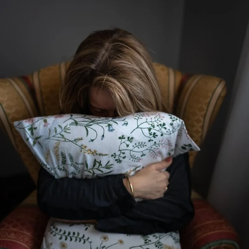 Uczucie czegoś w odbycie – przyczyny i objawy dolegliwości